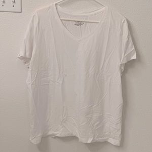 NEVER WORN XL vneck Time and Tru XL tshirt